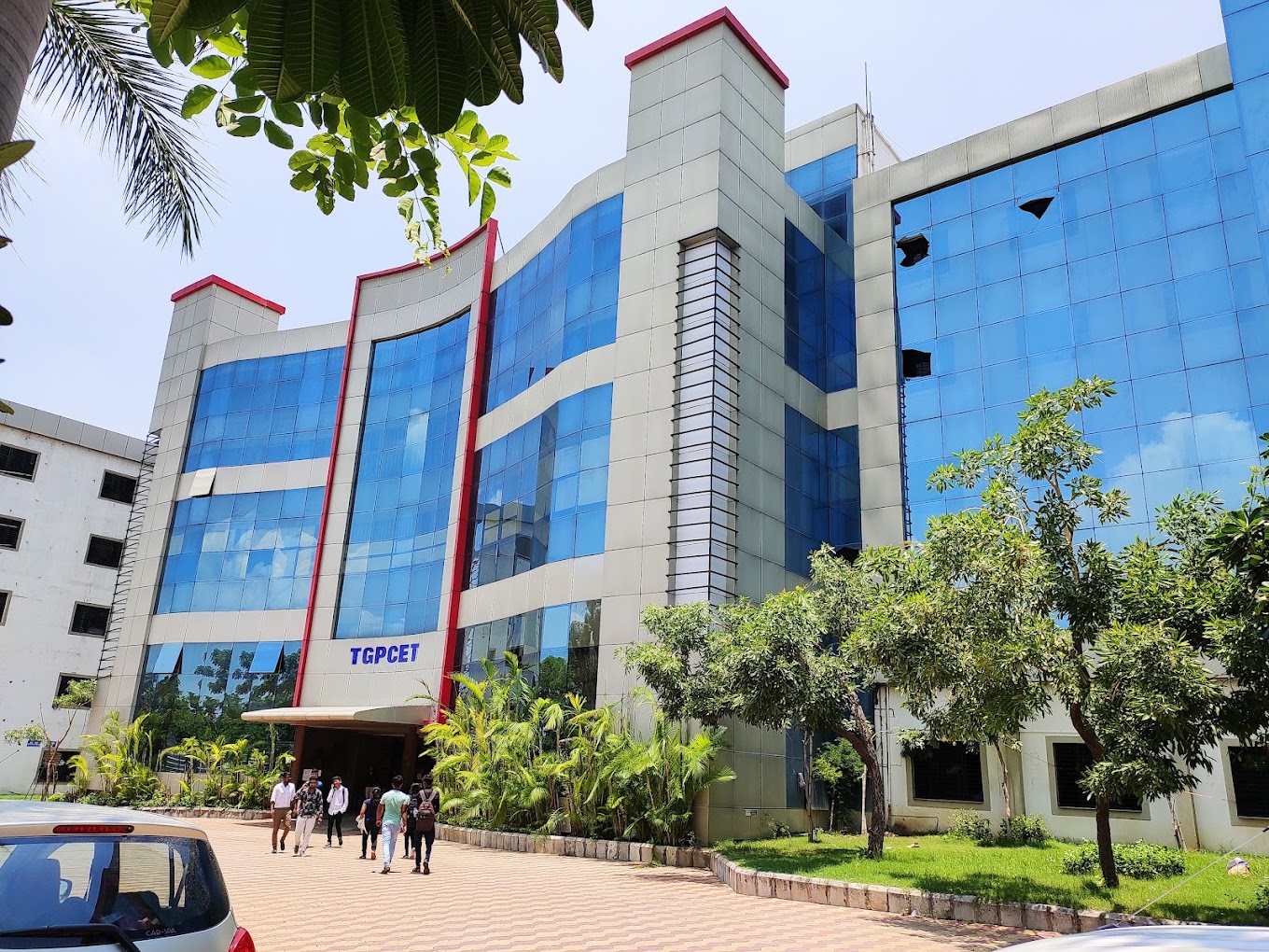 Tulsiramji Gaikwad Patil College of Engineering and Technology